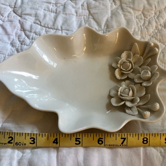 GRACE TEA-WARE Porcelain Trinket Dish. Jewelry Cache 10”. Sculpted Flowers - Picture 5 of 14